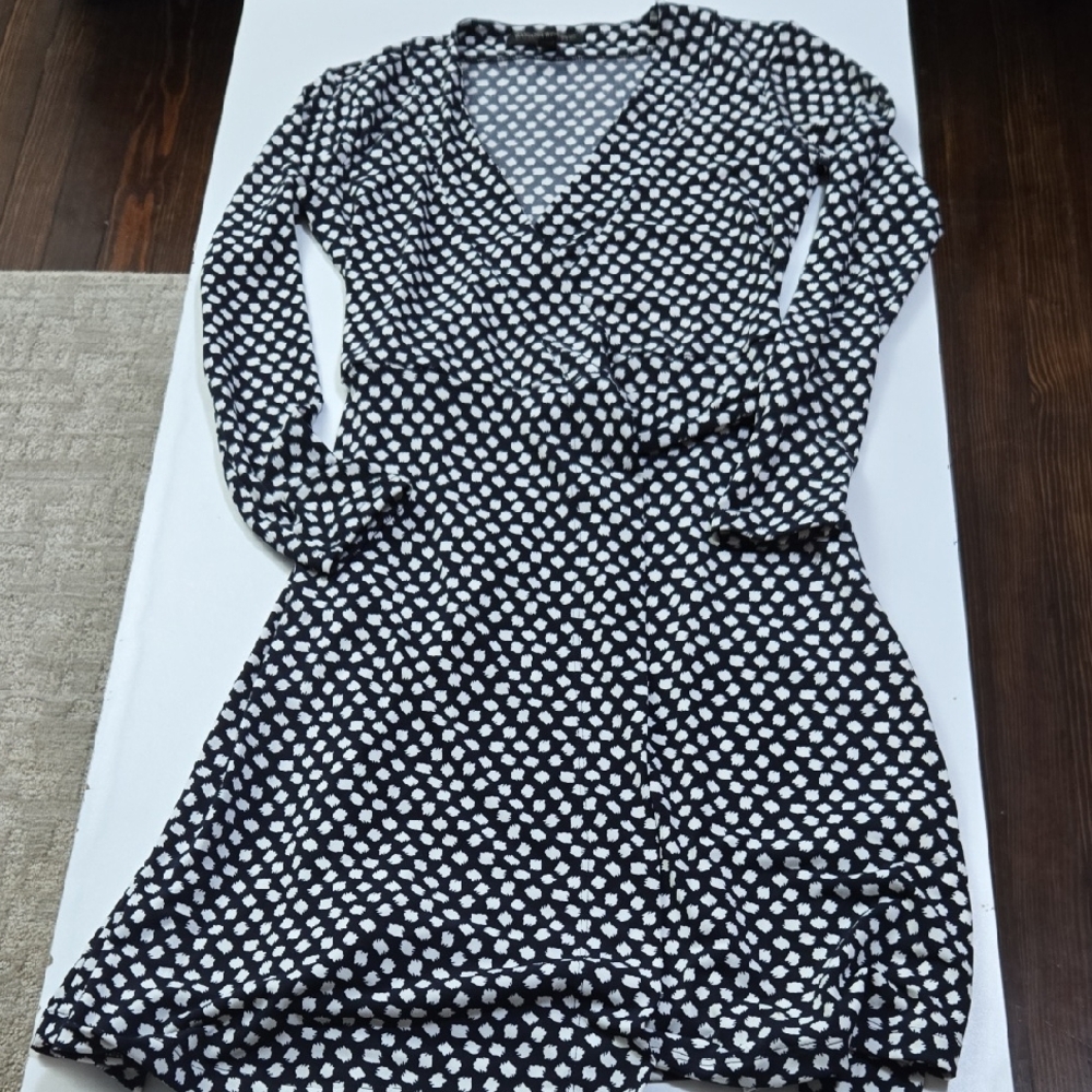 Banana Republic Monochrome Long Sleeve Dress